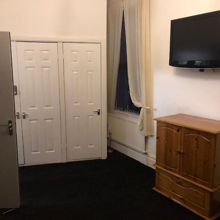 Tees Valley B&B Apartment 1 Стоктон-он-Тис Экстерьер фото