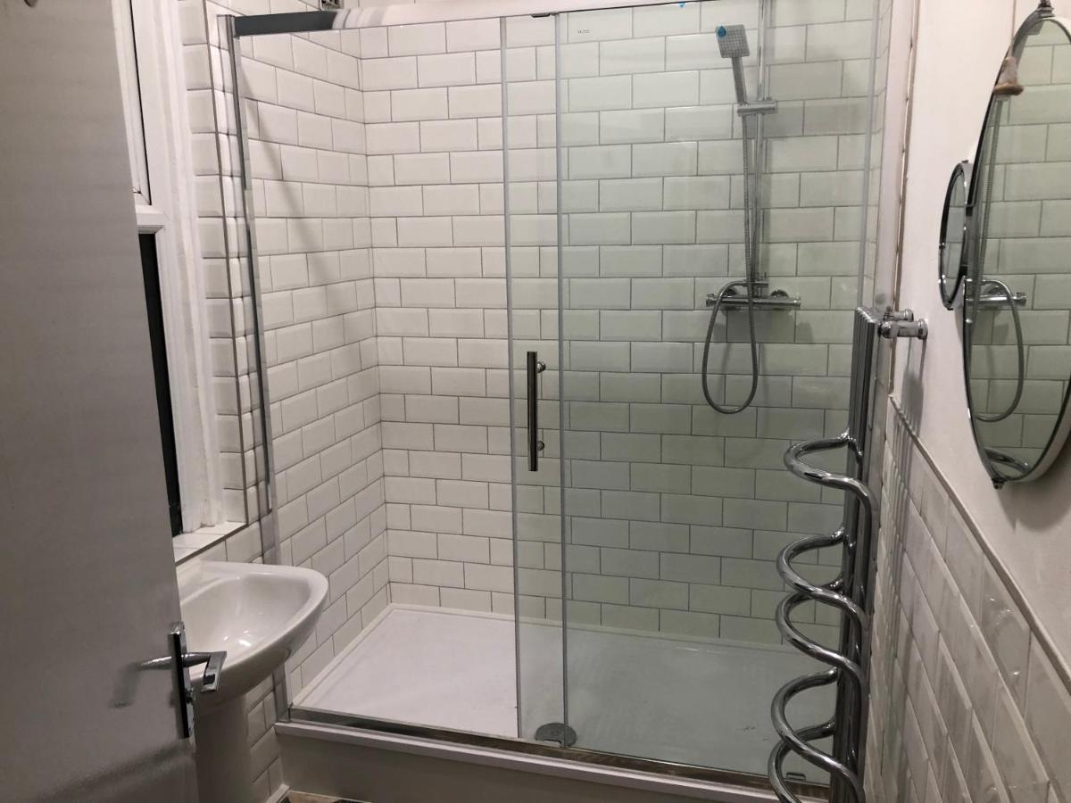 Tees Valley B&B Apartment 1 Стоктон-он-Тис Экстерьер фото