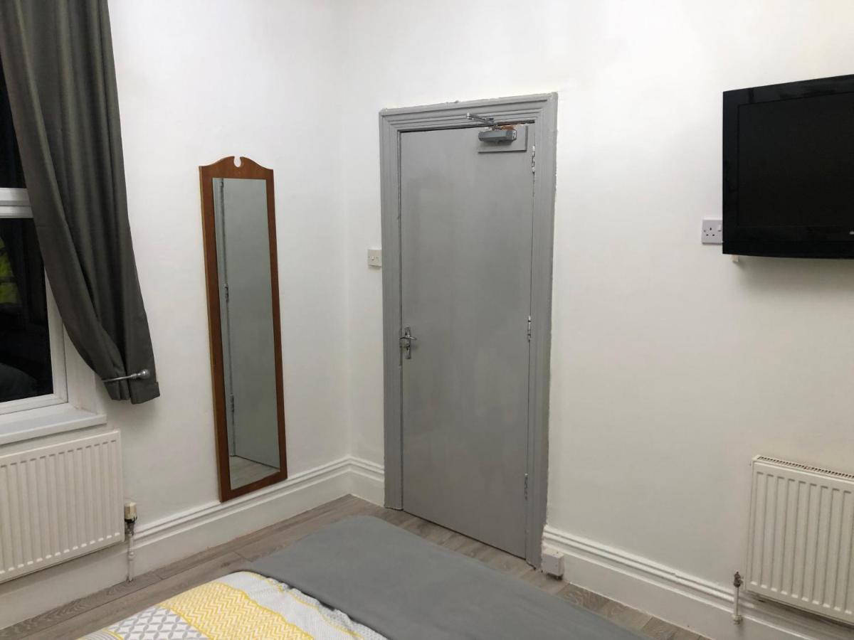 Tees Valley B&B Apartment 1 Стоктон-он-Тис Экстерьер фото