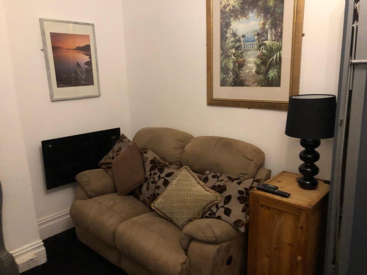 Tees Valley B&B Apartment 1 Стоктон-он-Тис Экстерьер фото
