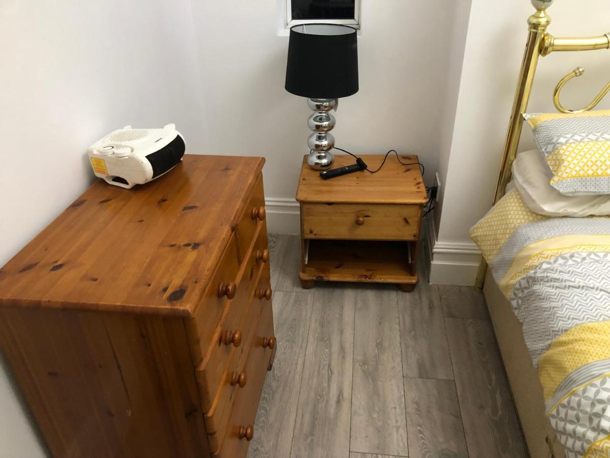 Tees Valley B&B Apartment 1 Стоктон-он-Тис Экстерьер фото